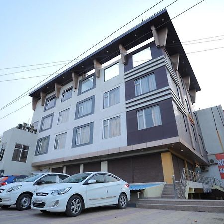 Hotel Marygold Агра Экстерьер фото