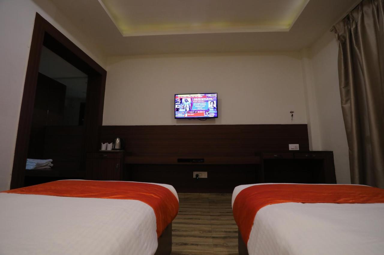 Hotel Marygold Агра Экстерьер фото